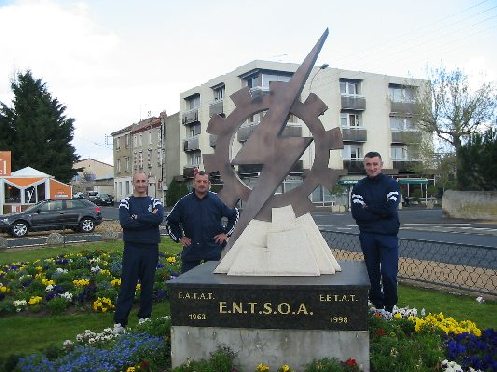 Le 121 ème RT  de passage à Issoire, à droite Didier Tanguy